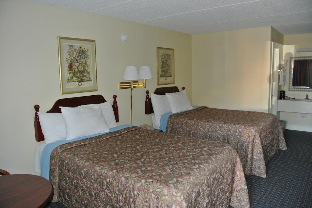 Rodeway Inn Norcross Room photo